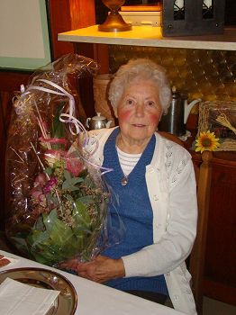 Frau Gertrud Nowatzky feierte 90sten Geburtstag